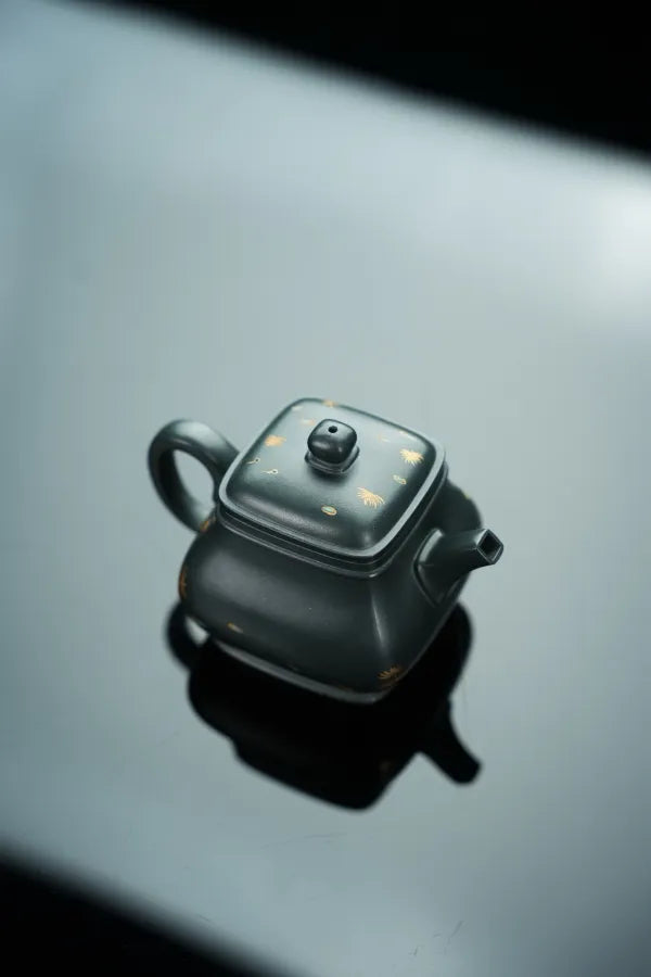 Square Pan Pot·Exquisite·180cc Yixing purple clay pot, top-grade dark green clay, hand-painted enamel, classic ancient style, vivid and natural enamel sculpture, auspicious meaning, bright and elegant, geometric beauty, fine details